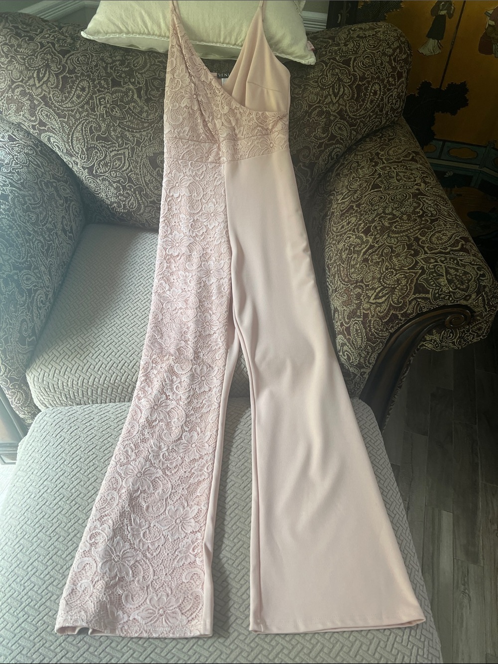 NWOT size 6 VENUS Blush Pink Wide-Leg Lace-Panel Jumpsuit